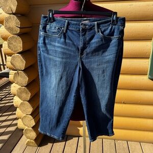 NYDJ Indigo Blue  CAPRI Jeans with Contrast Stitching.